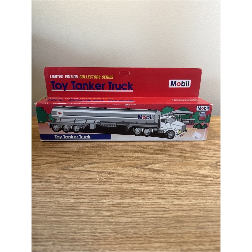 1993 MOBIL Toy Tanker Truck Limited Edition Collectors Series  Lights &‎ Sound